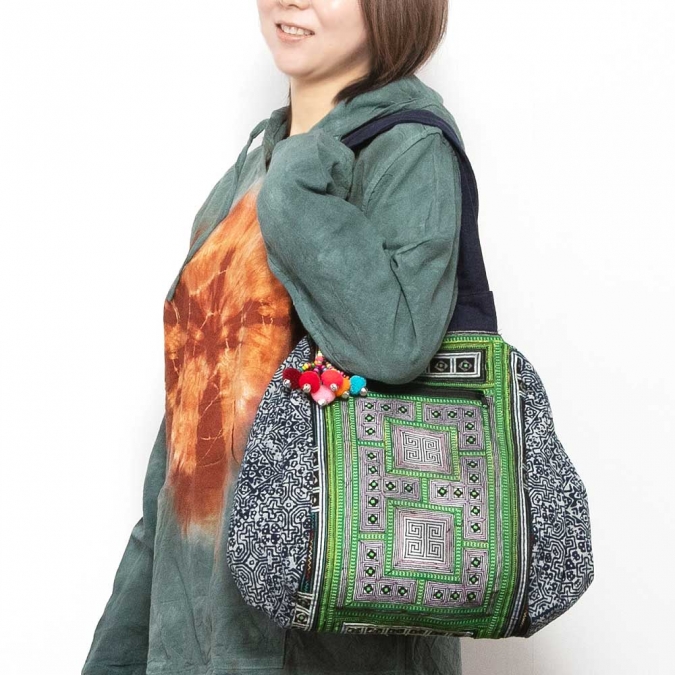 エスニック バッグ モン族 刺繍 ショルダーバッグ 肩掛けバッグ レディース ファッション アジアン おしゃれ かわいい 個性的