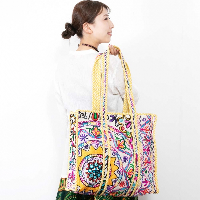 カシミール刺繍 トートバッグ 横45×縦38×マチ15cm ファスナー付き エスニック大判サイズ 1点もの ハンドメイド キルティングバッグ